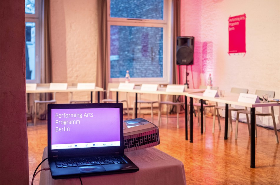 Performersion International – Arts, Digitality, Practice